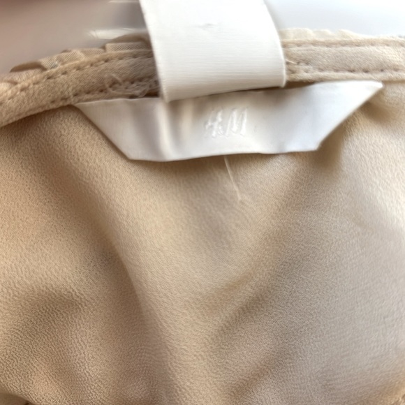 H&M cream silver jacquard pattern peplum blouse, size small - Picture 11 of 11